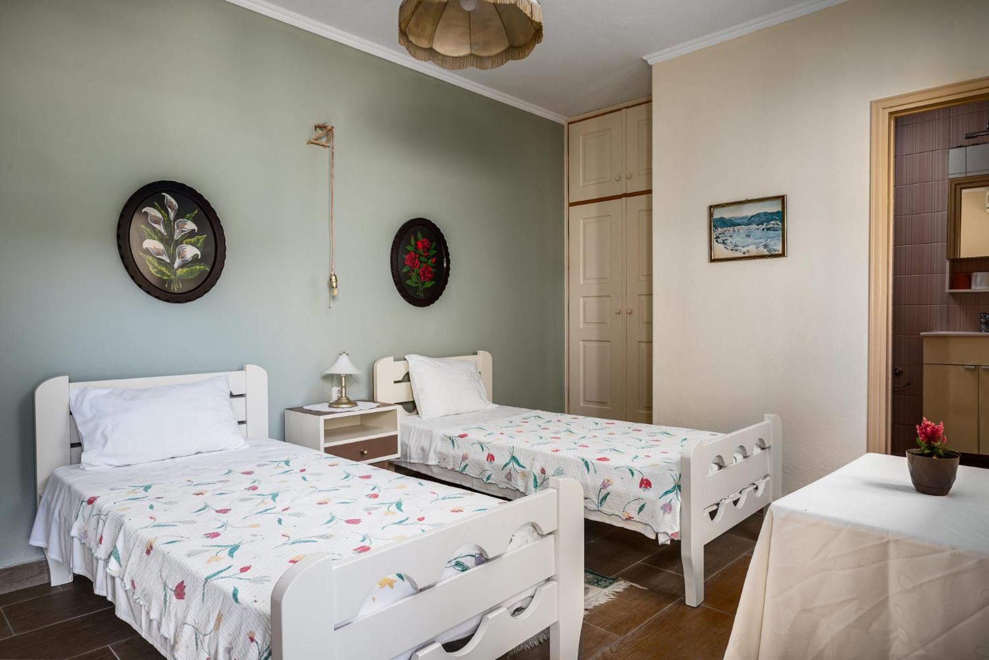 Agaloula Centrally Located Apartments, Lakka Luaran gambar